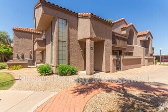 Building Photo - 700 E Mesquite Cir