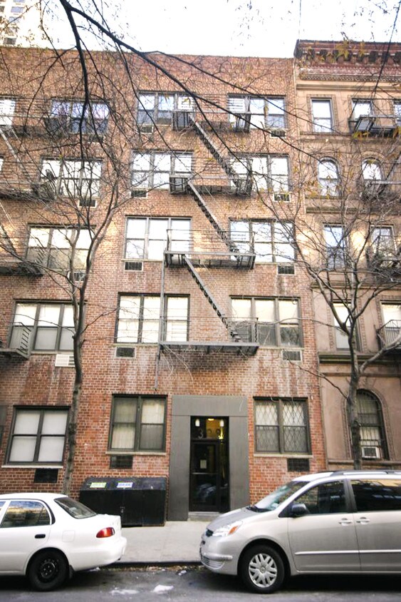 Building Photo - 328 E 90th St
