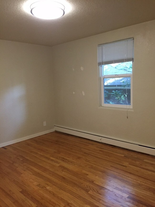 Foto del edificio - 2453 Broadway St