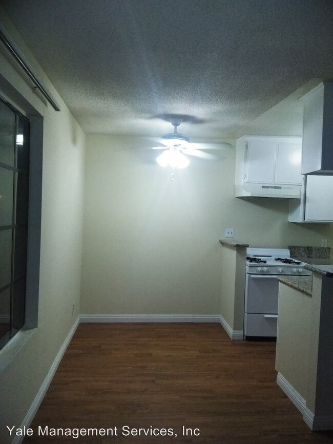 Foto del edificio - 21821-21825 Saticoy St