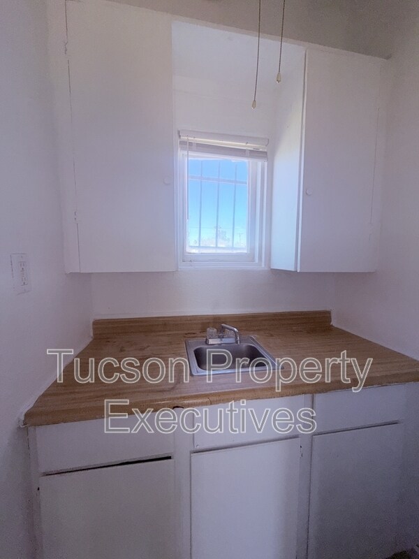 Building Photo - 19 W Veterans Blvd