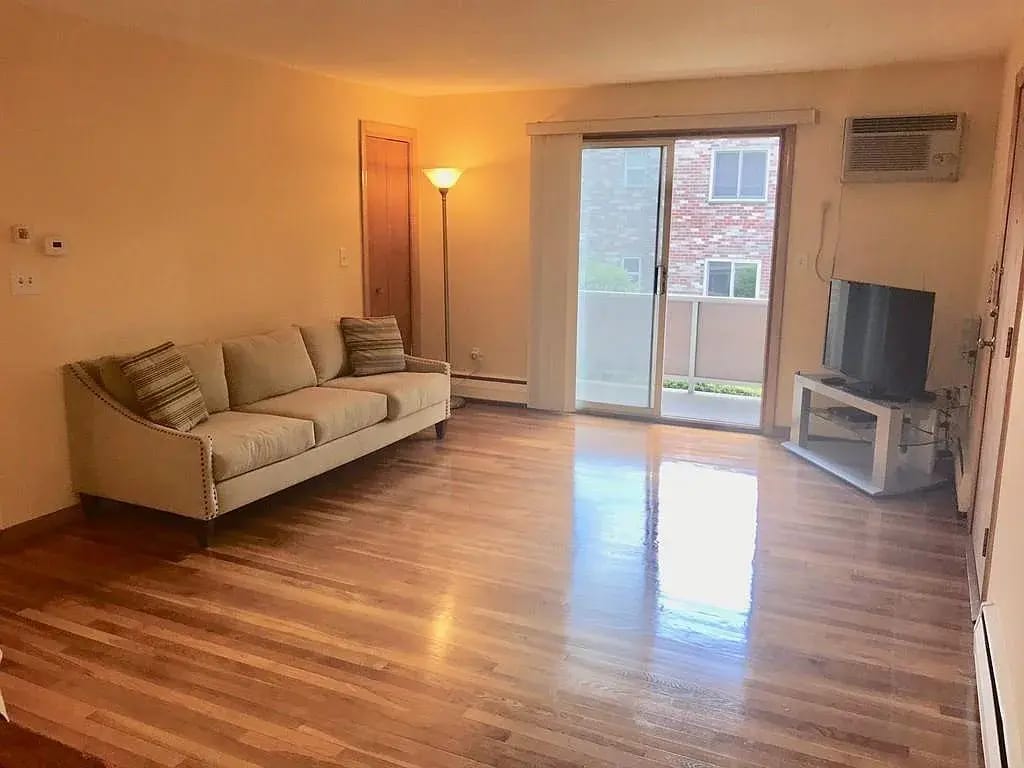 50 Lionel Ave Unit D, Waltham, MA 02452 Condo for Rent in Waltham, MA