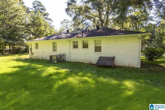 Foto del edificio - 2050 Pinehurst Dr