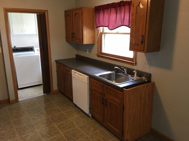 Kitchen - 816 E Bloomington St