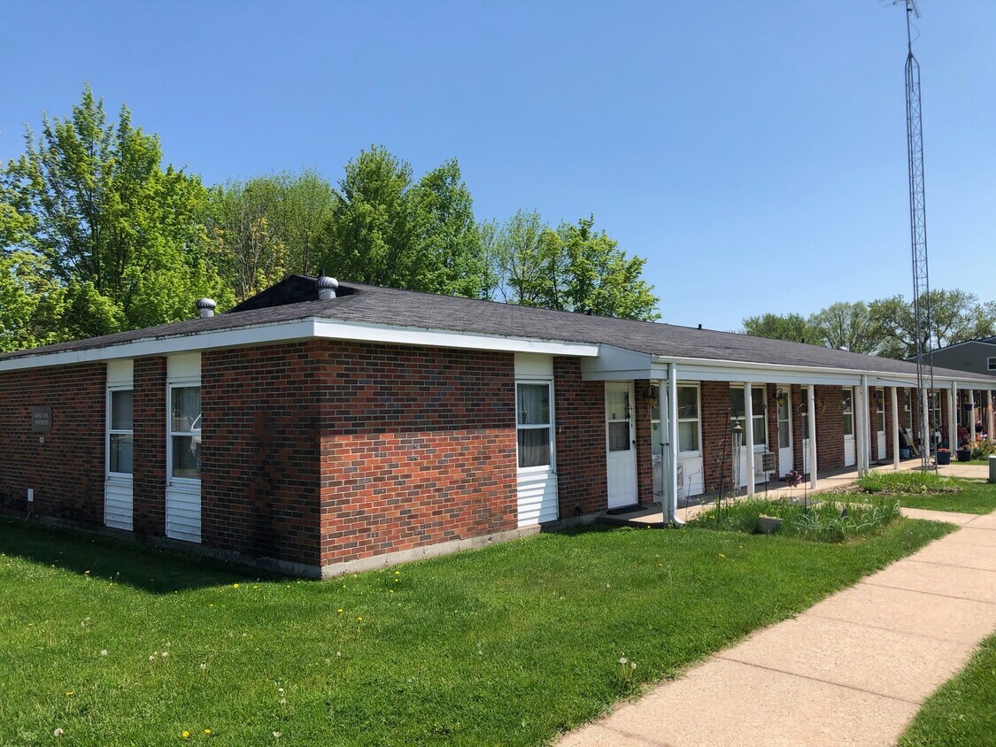 Primary Photo - 115 Maple Ln