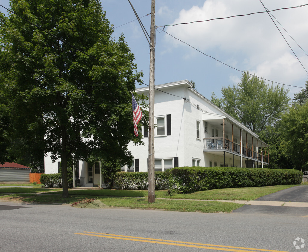 Primary Photo - 189 Main St
