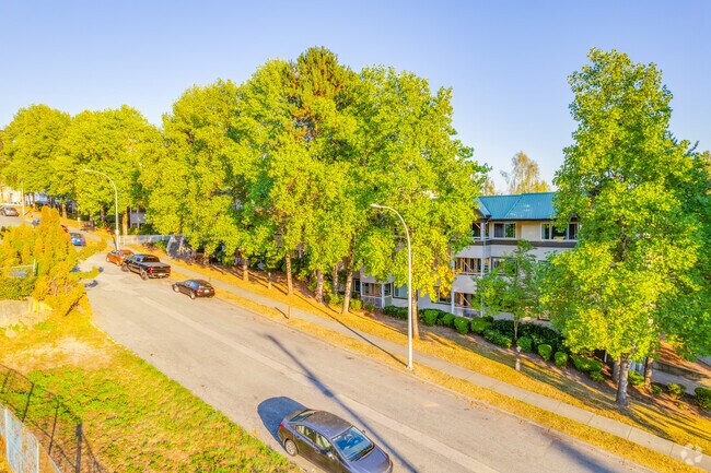 Building Photo - River Valley