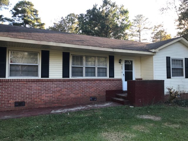 Primary Photo - 757 Dorgan St