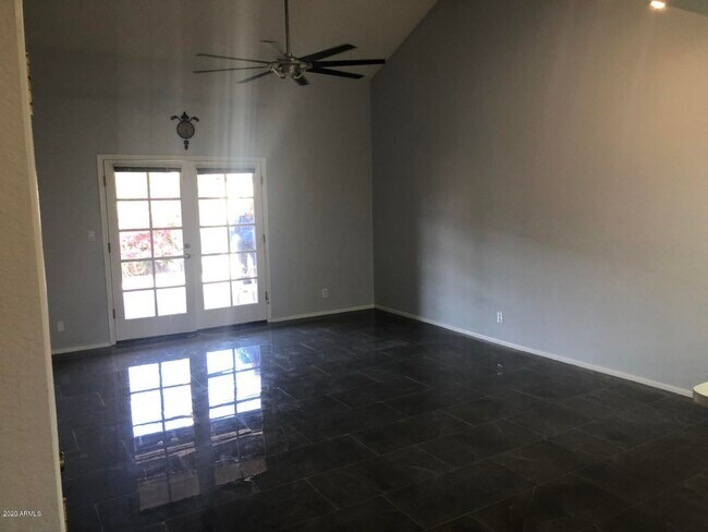 Building Photo - 730 W Sterling Pl