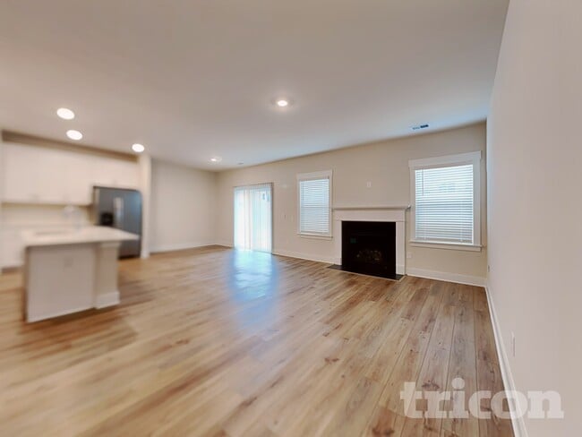 Building Photo - 300 Allenby Ln