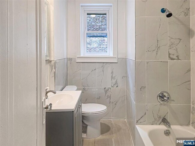 Building Photo - 367 Sanford Ave