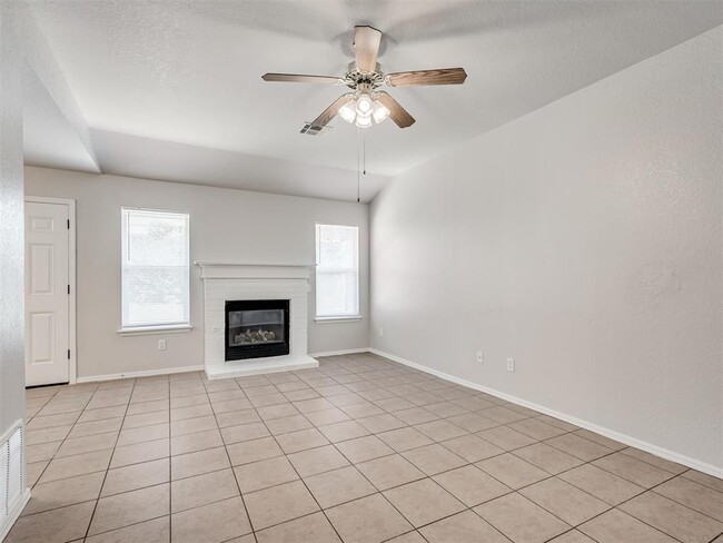 Building Photo - 949 N Windermere Dr