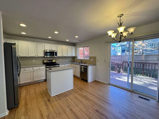 Building Photo - 4788 Laurelglen Ln