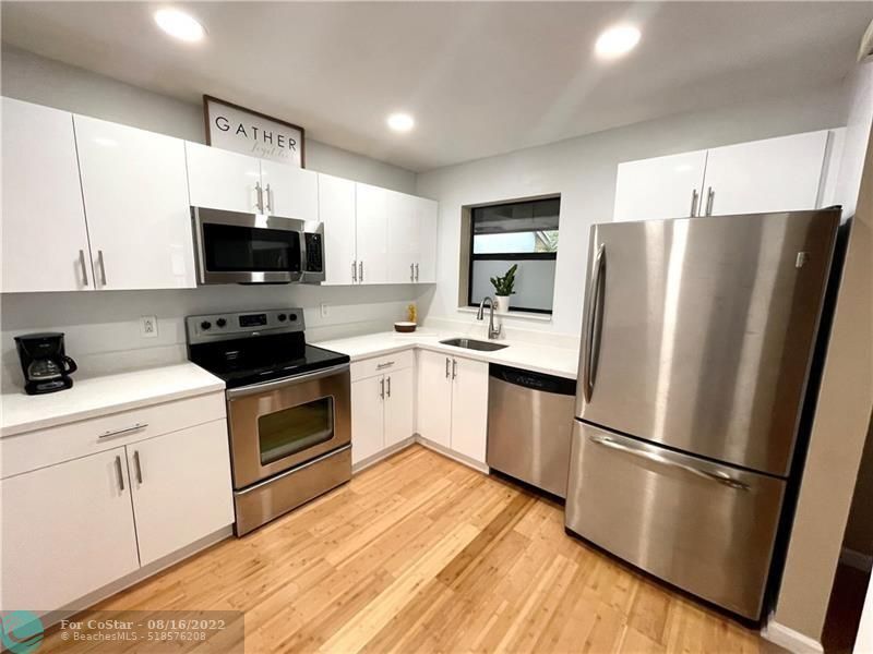 Primary Photo - 3561 NW 35th St