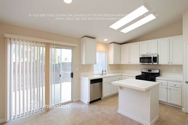 Building Photo - 31637 Haute Ct