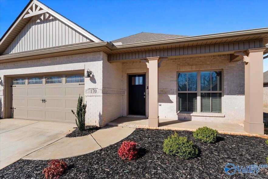 Foto principal - 170 Rosemary Ayers Dr