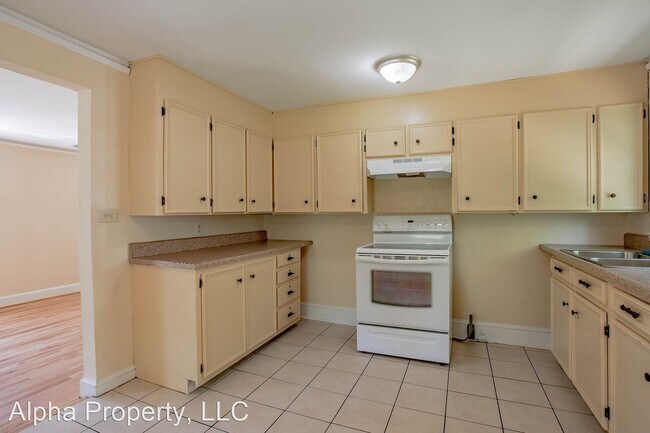 Building Photo - 2 br, 1 bath House - 105 West Avenue