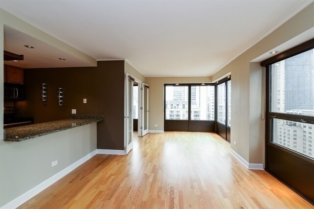 Foto del edificio - 30 E Huron St