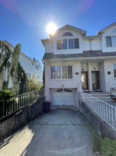 Primary Photo - 392 Elvin St
