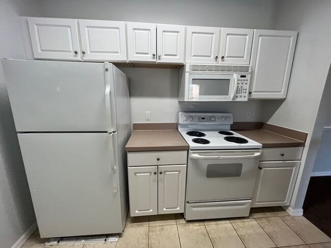 Photo - 5578 Metrowest Blvd Apartment