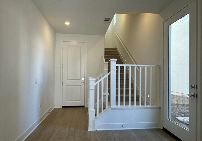 Building Photo - 114 Seep