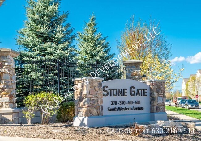 Building Photo - ***DES PLAINES - STONE GATE / 2 BDRM - 2 B...