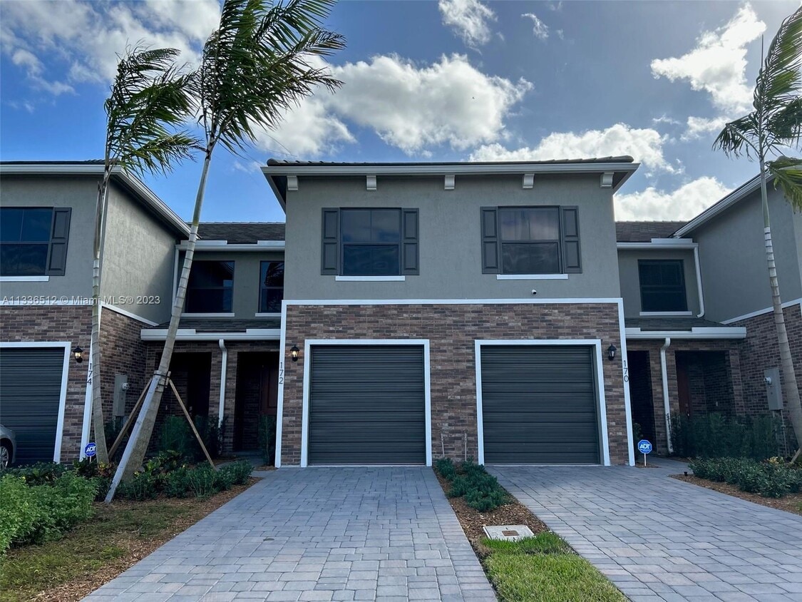 172 SE 5th Ct, Deerfield Beach, FL 33441 Townhome Rentals in