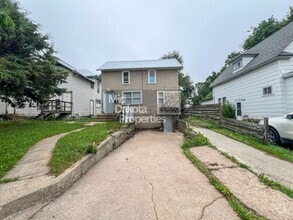 Building Photo - 719 S Edmunds St