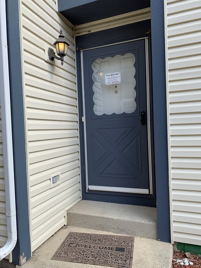 Foto del edificio - 1372 Derby Ln