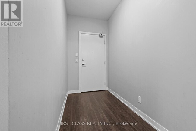 Photo du bâtiment - 1830 Bloor St W