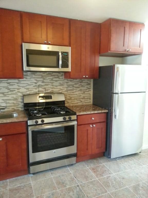 Building Photo - 1 bedroom in BRONX NY 10465