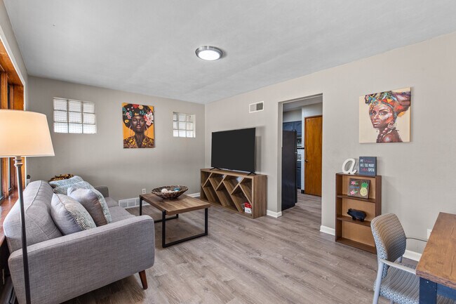 Foto del edificio - 5407 Christy Ave