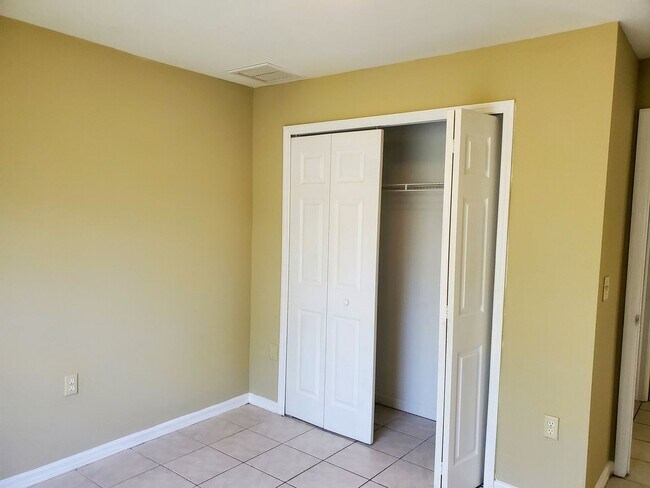Foto del edificio - 4649-4651 28th St SW