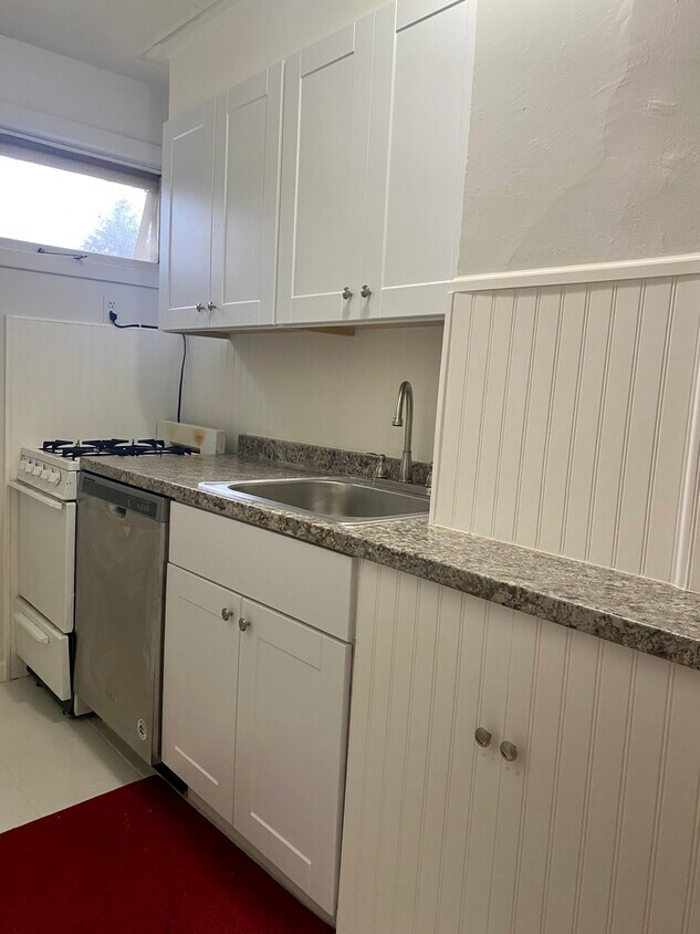 40 Warren Ave Unit 2, Woburn, MA 01801 Apartments in Woburn, MA