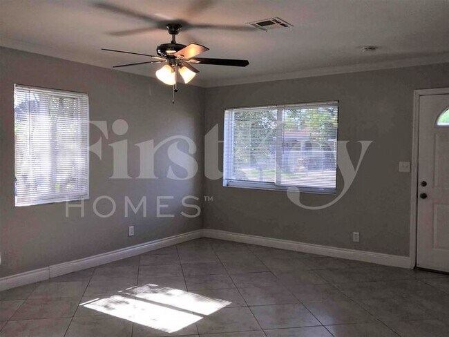 Foto del edificio - 1128 NW 7th Terrace