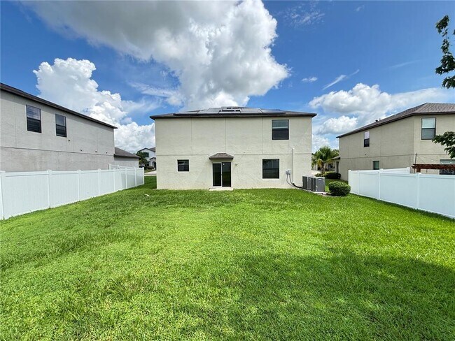 Foto del edificio - 36046 Stable Wilk Ave