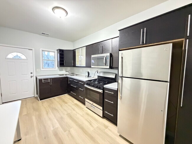 Foto del edificio - 115 Winfield Ave