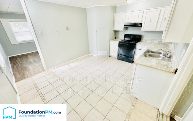 Building Photo - 3244 Baskin St