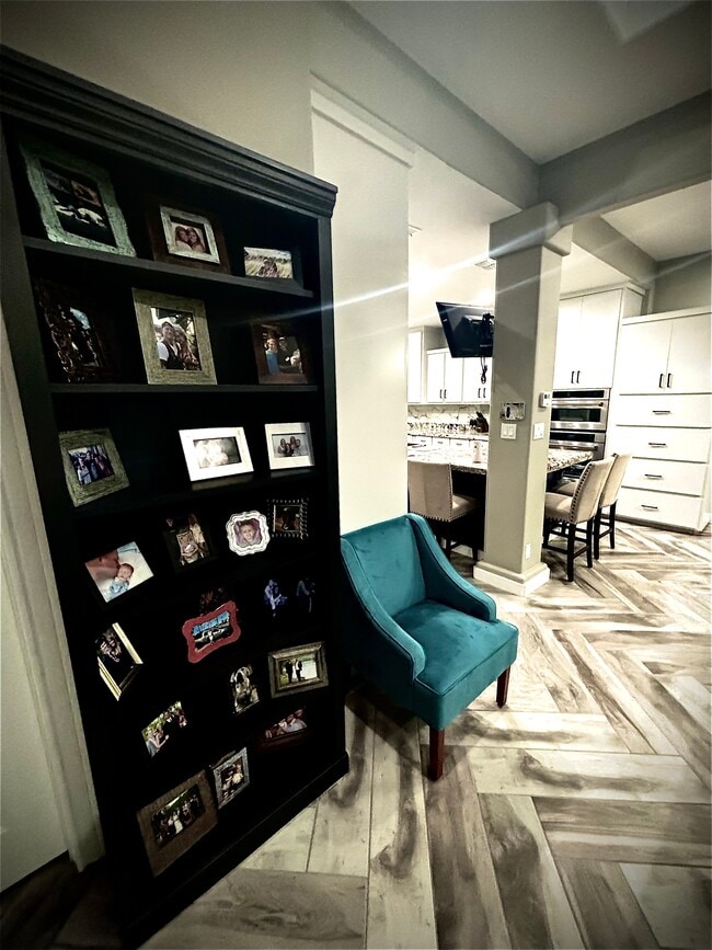 Building Photo - 1422 Seminole Valley Dr