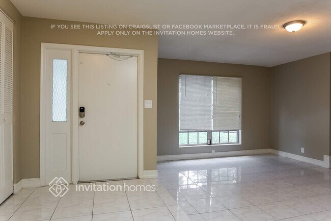 Building Photo - 341 SW 64th Ave