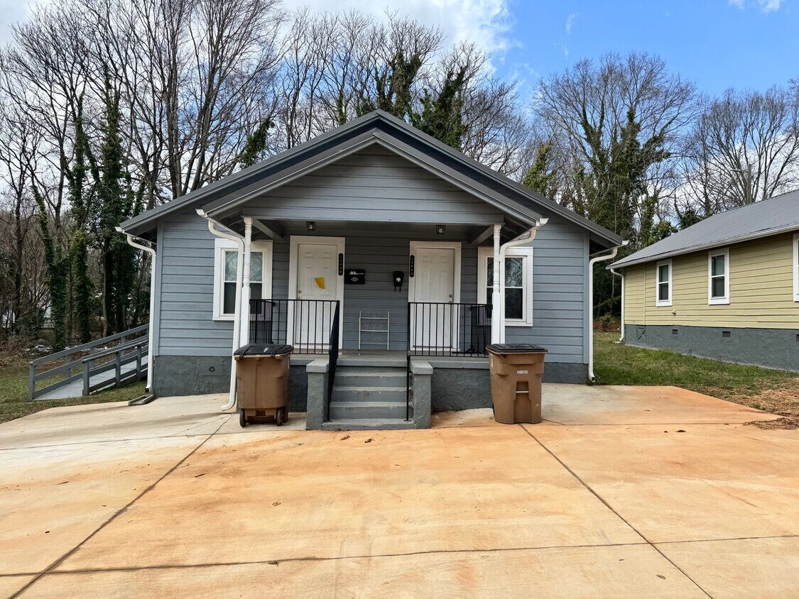 Primary Photo - 1/1 Duplex in Shelby, NC