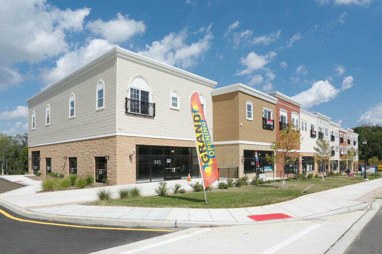 VISION Old Bridge Apartments in Matawan, NJ