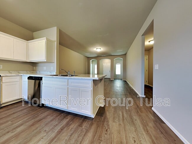 Building Photo - 7509 E 157th Pl S