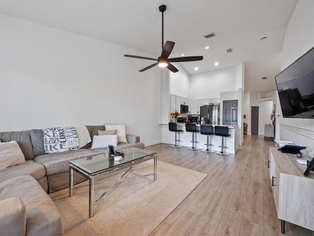 Building Photo - 279 E Coral Trace Cir