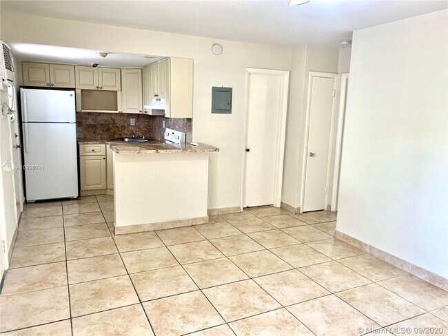 Building Photo - 1600 S Le Jeune Rd