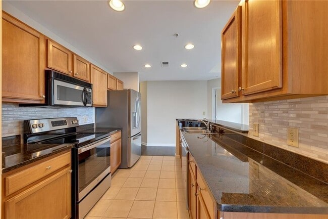 Foto del edificio - 3040 Peachtree Rd NW