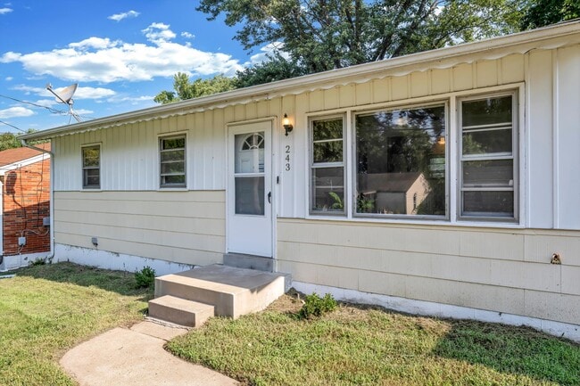 Building Photo - 243 Reasor Dr