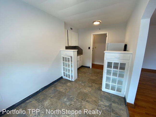 Building Photo - 1 br, 1 bath Apartment - 2330-2334 N High ...