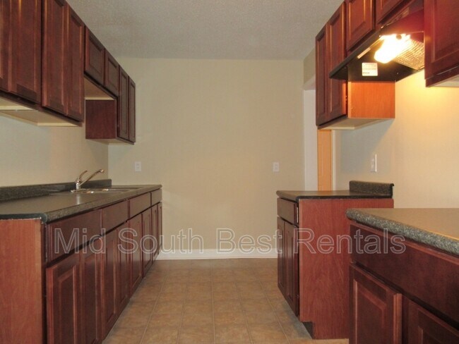 Foto del edificio - 5134 Stacey Rd