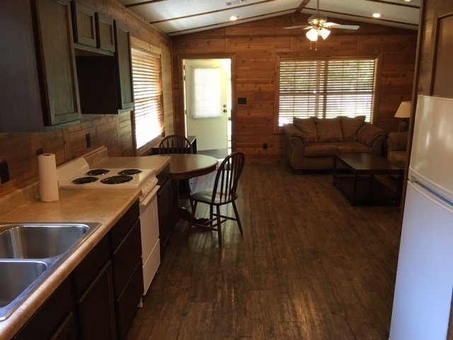 Foto del edificio - Furnished 1 Bedroom 1 Bath Cabin